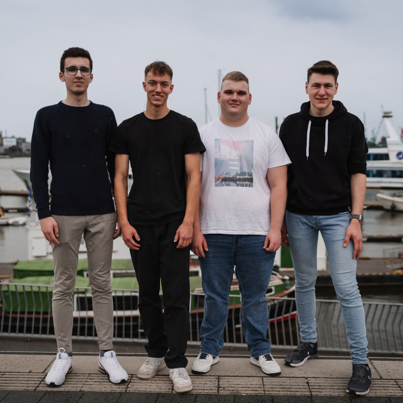 Bildunterschrift: Das erfolgreiche Team der Friedrich-List-Schule v.l.n.r.: Danny-Ray Hoffmann, Erik Behrens, Daniel Brilz, Felix Preißler